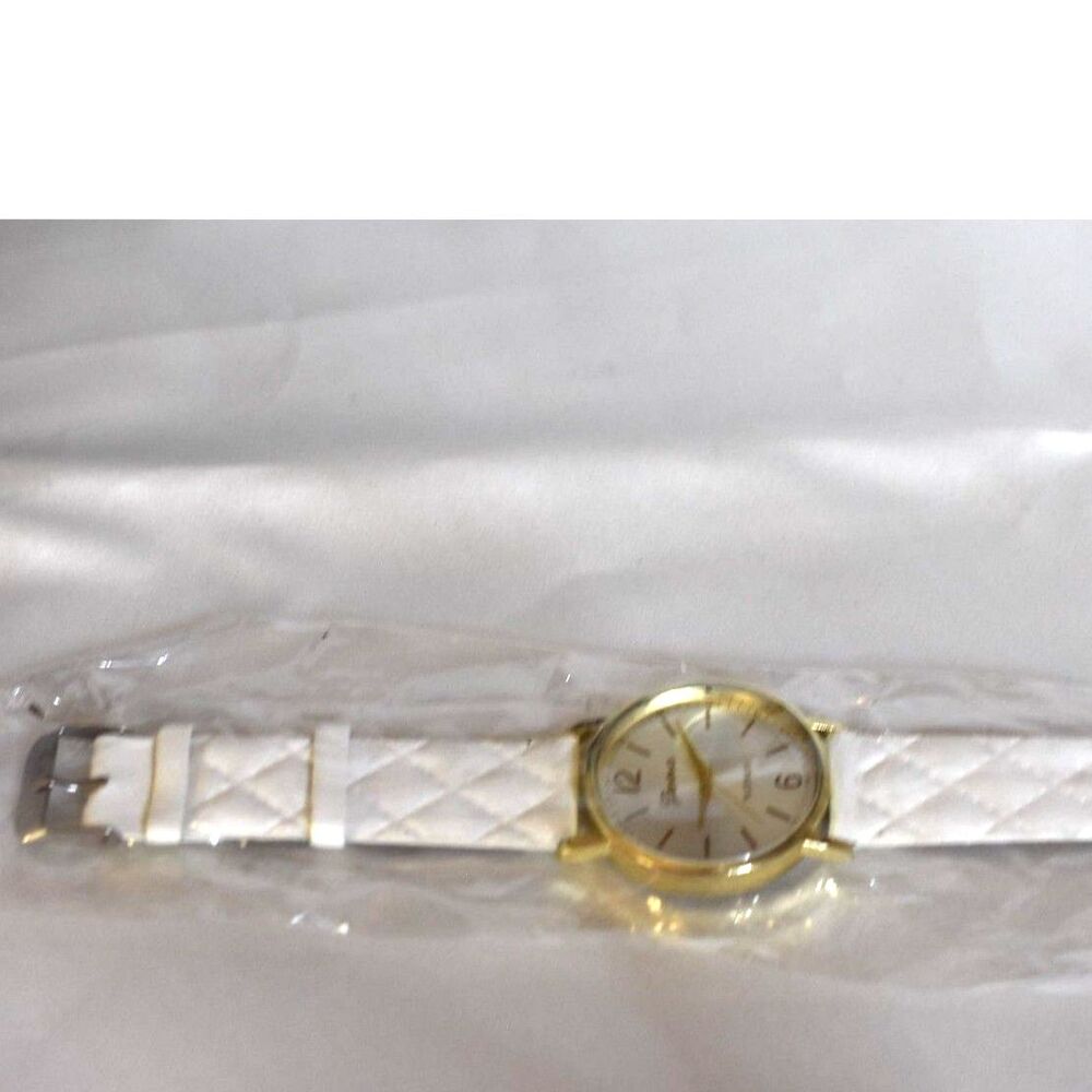 NIP Geneva Platinum White Quilted Faux Leather Band White Face New Battery Watch